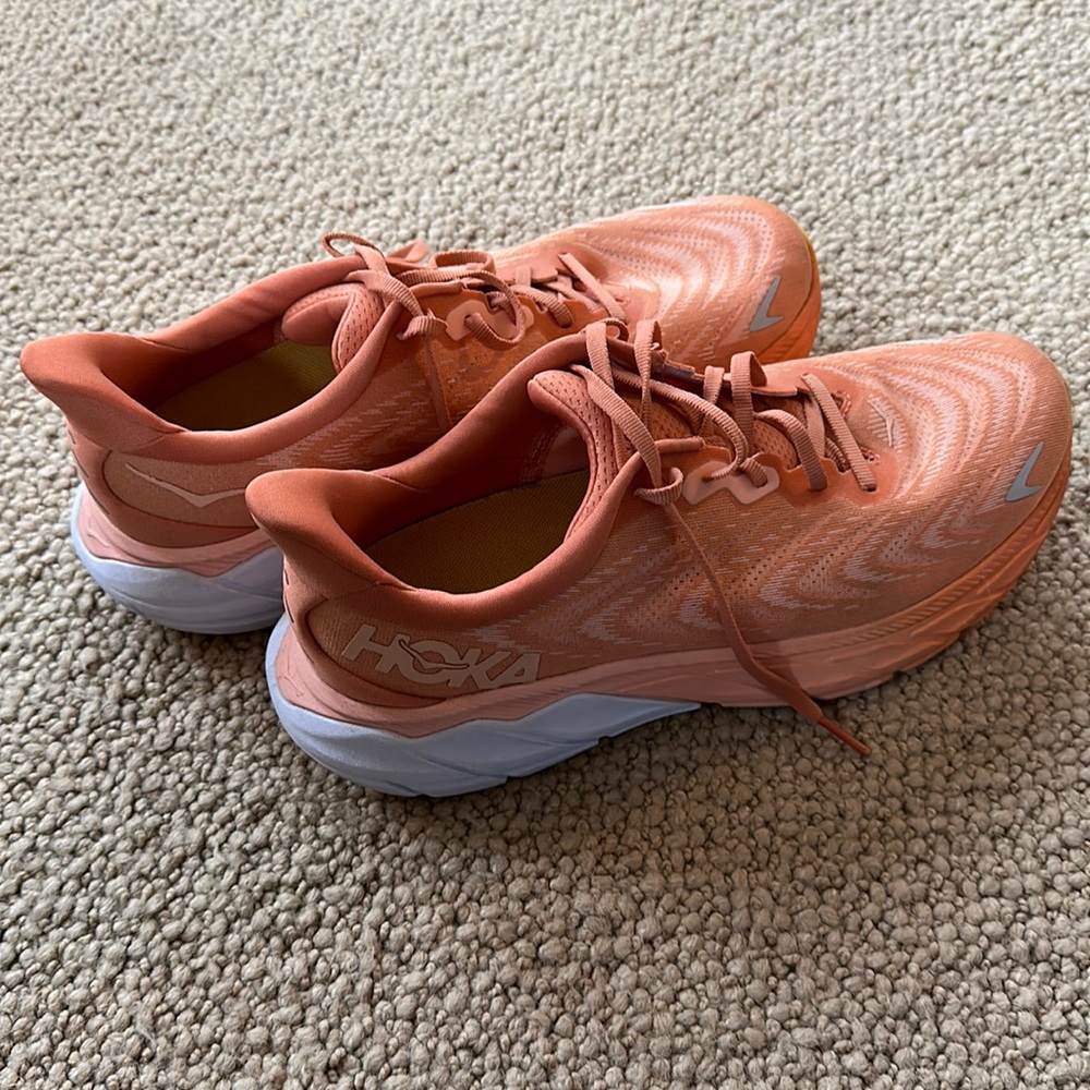 HOKA ARAHI 6 running shoes size 11
